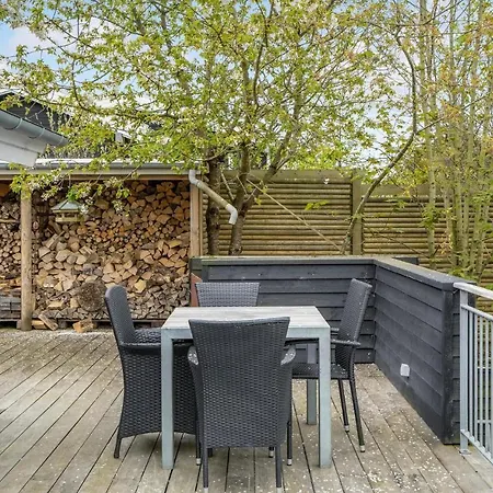 Cozy Home In Ebeltoft With Sauna