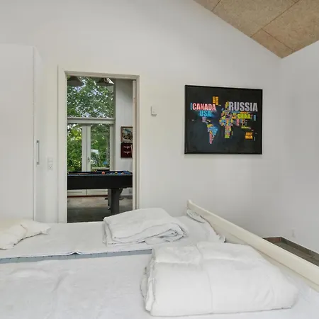 Tatil Evi Cozy Home In Ebeltoft With Sauna
