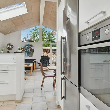 Cozy Home In Ebeltoft With Sauna